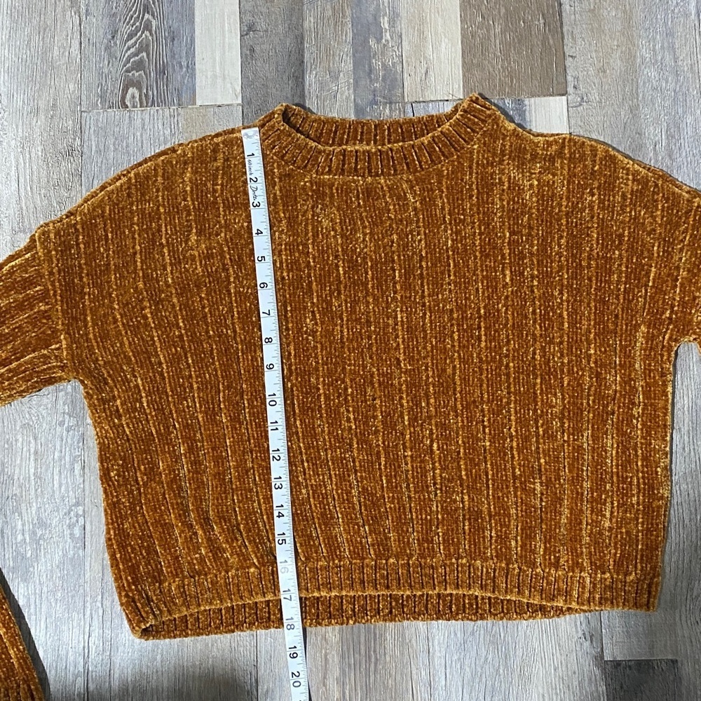 Derek Heart Women's Rust Ribbed Crew Neck Sweater - Picture 8 of 10